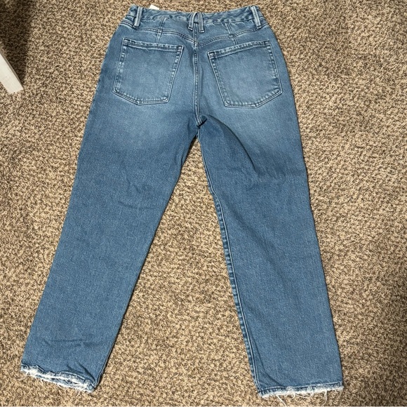 Good American Good Curve Straight Jeans - Picture 6 of 6